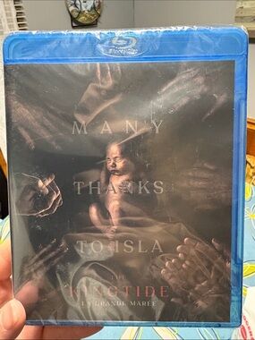 Blu-ray Disc Movie - Many Thanks to Isla (Blue)